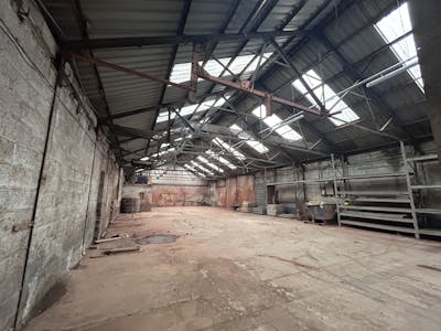 Unit 10, Leeds, Industrial To Let - IMG_7164.JPG