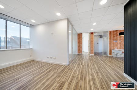 Amberley House, Windsor, Office To Let - 2847623c0d8046dfabf940f9e612317e.jpg