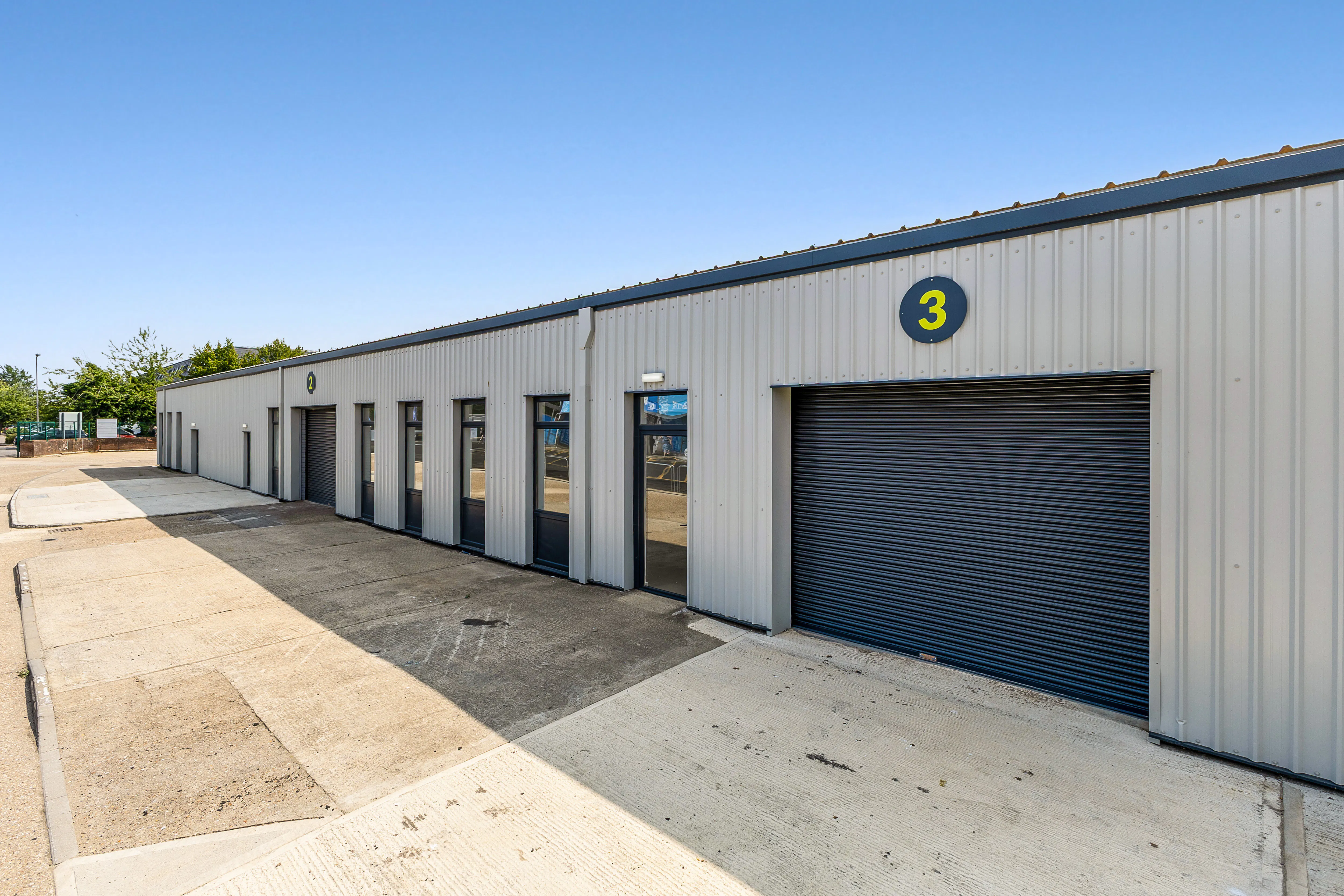 Units 2&3 The Point, Aylesbury, Industrial To Let - 112372_Unit 2 3 The Point (2).jpg