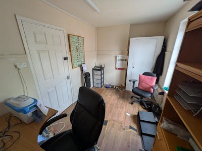 39 High Street, Godalming, Office / Retail To Let - 7729.jpg