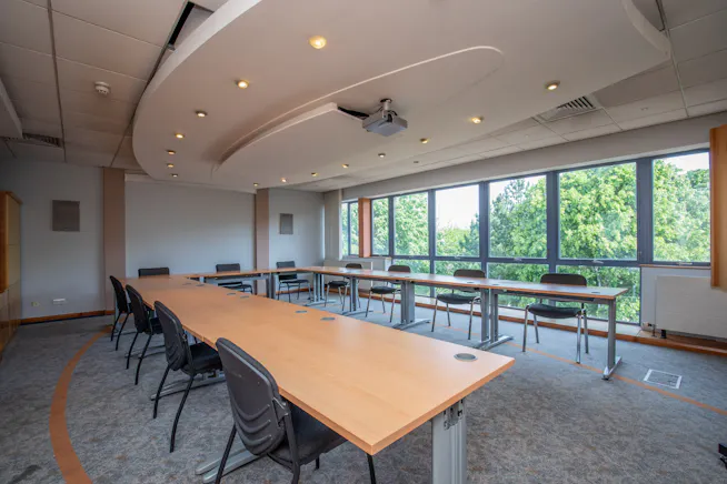 Alexandra Gate Business Centre, Cardiff, Offices To Let - Board Room c.JPG