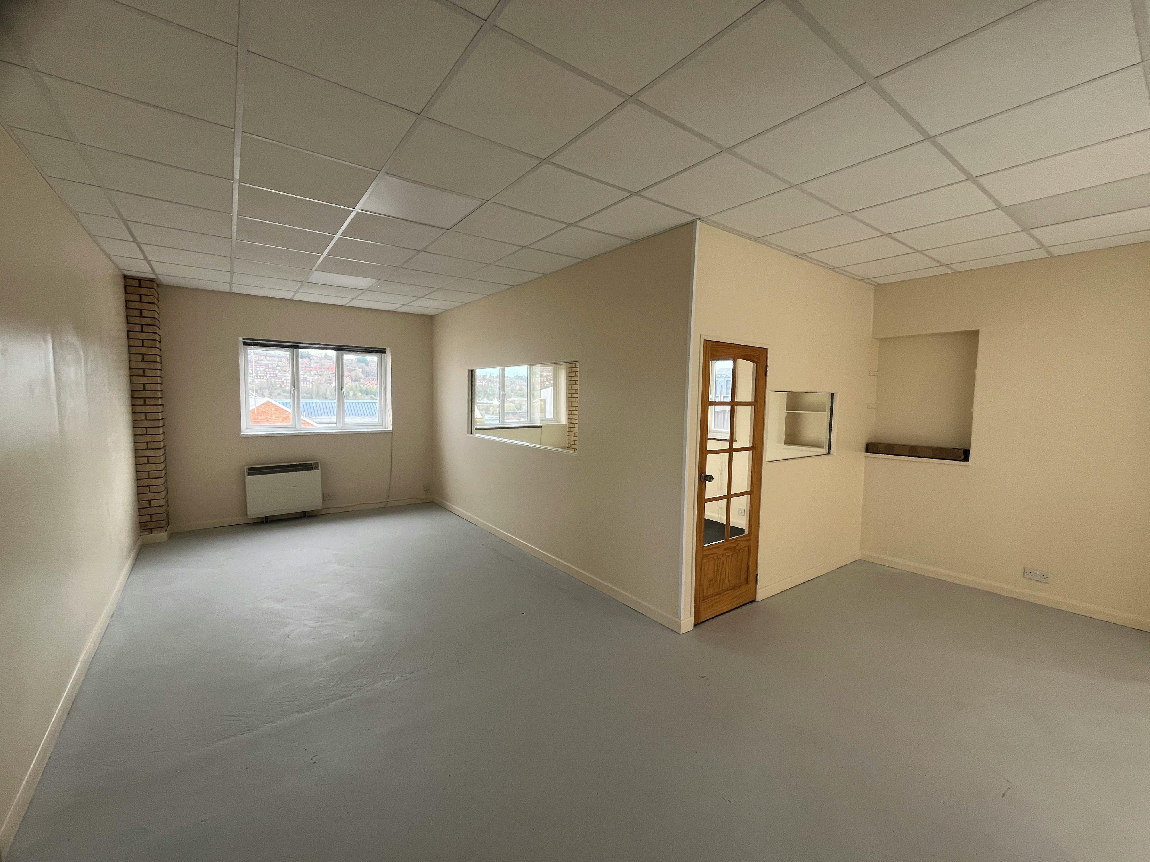 Unit 4, High Wycombe, Industrial / Offices To Let - 20250328_091440532_iOS.jpg