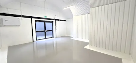 Arch 451, Andre Street, London, Industrial To Let - 20260508_125611 - Edited.jpg