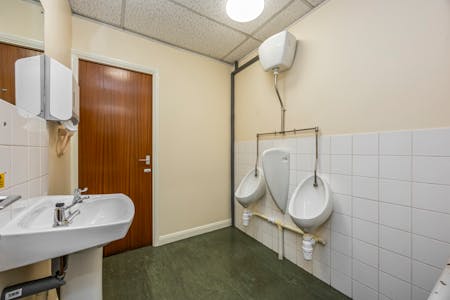 Unit 2, The Cyril Richings Business Centre, Shoreham-by-Sea, Industrial / Warehouse For Sale - Cyril Richings Buisness Centre, Unit 2-011.JPG