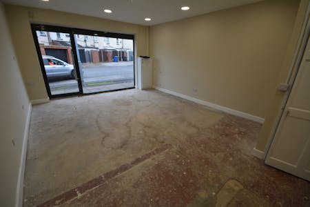 8 Walmersley Old Road, Bury, Retail / High Street Retail To Let - DSC_0041.JPG