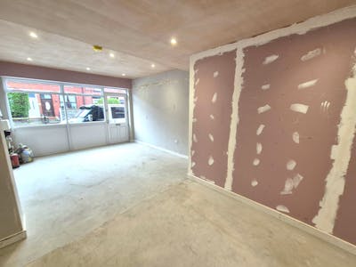 407 Hempshaw lane, Stockport, Retail To Let - 20250416_095602.jpg
