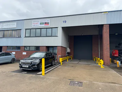 Unit 19, Trident Industrial Estate, Colnbrook, Industrial/Logistics / Industrial / Warehouse To Let - IMG_3110.JPG