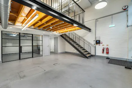 Bentley Road, London, Office To Let - a778bbfae6259d54583f6b6ef4bc38ad-1416632-5-69a0961dd71fc.jpg