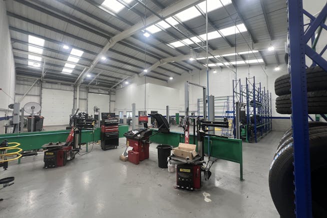 Unit 2, Bristol, Industrial To Let - 20240701_145918432_iOS.jpg Unit 2, Bristol, Industrial To Let - 20240701_145918432_iOS.jpg