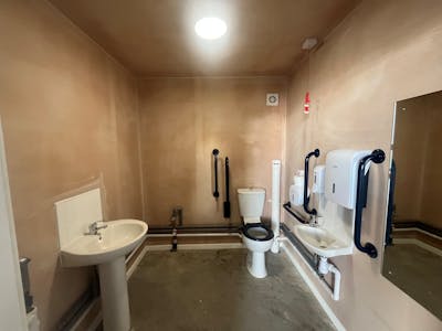 Unit 4, Lincoln, Light Industrial To Let - 4.jpg
