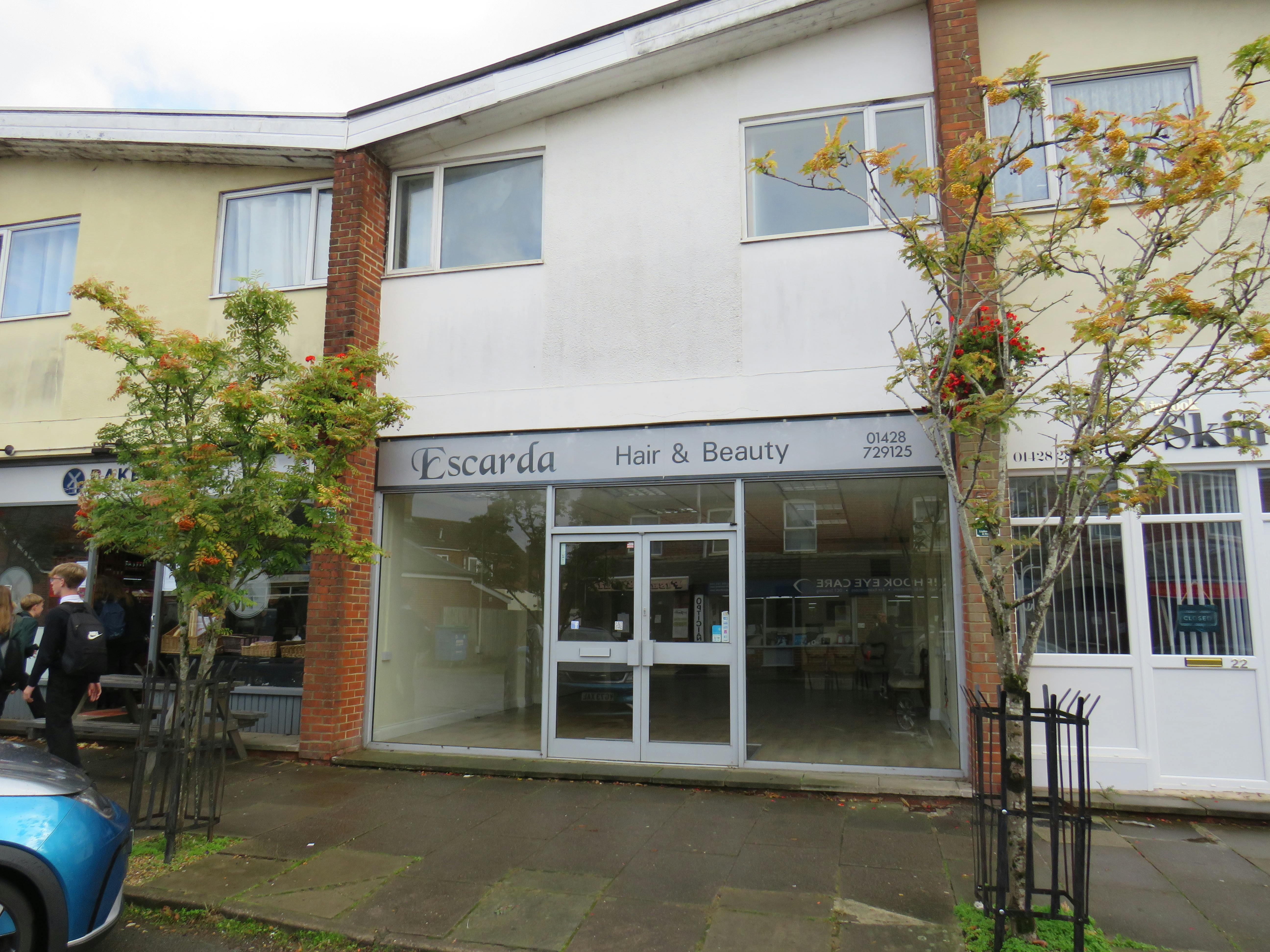 24 / 24a Station Road, Liphook, Retail To Let - IMG_1849.JPG