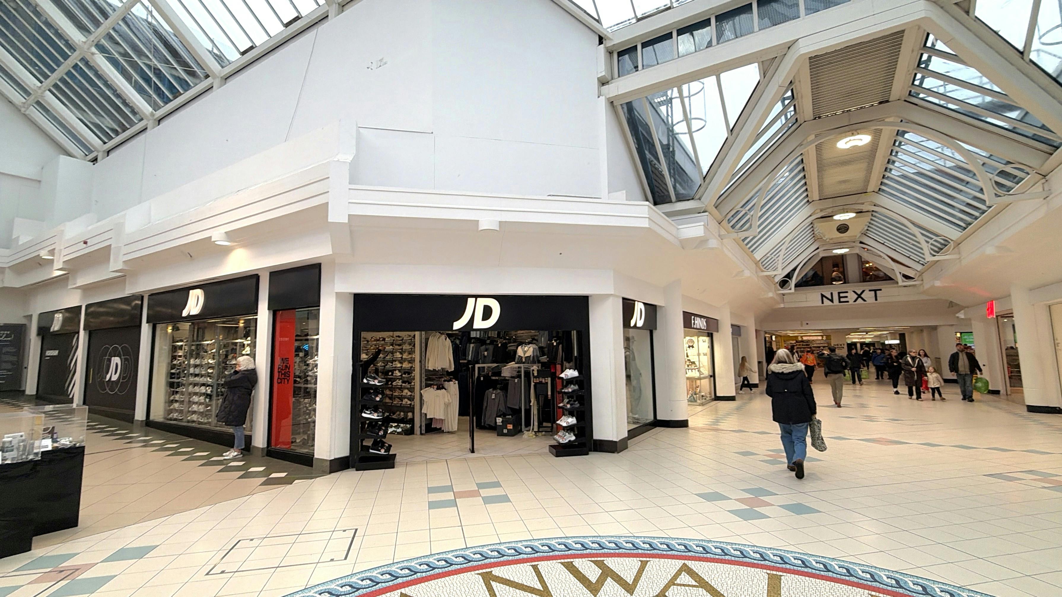 6 Swan Walk, Horsham, Retail To Let - IMG_2844.jpeg