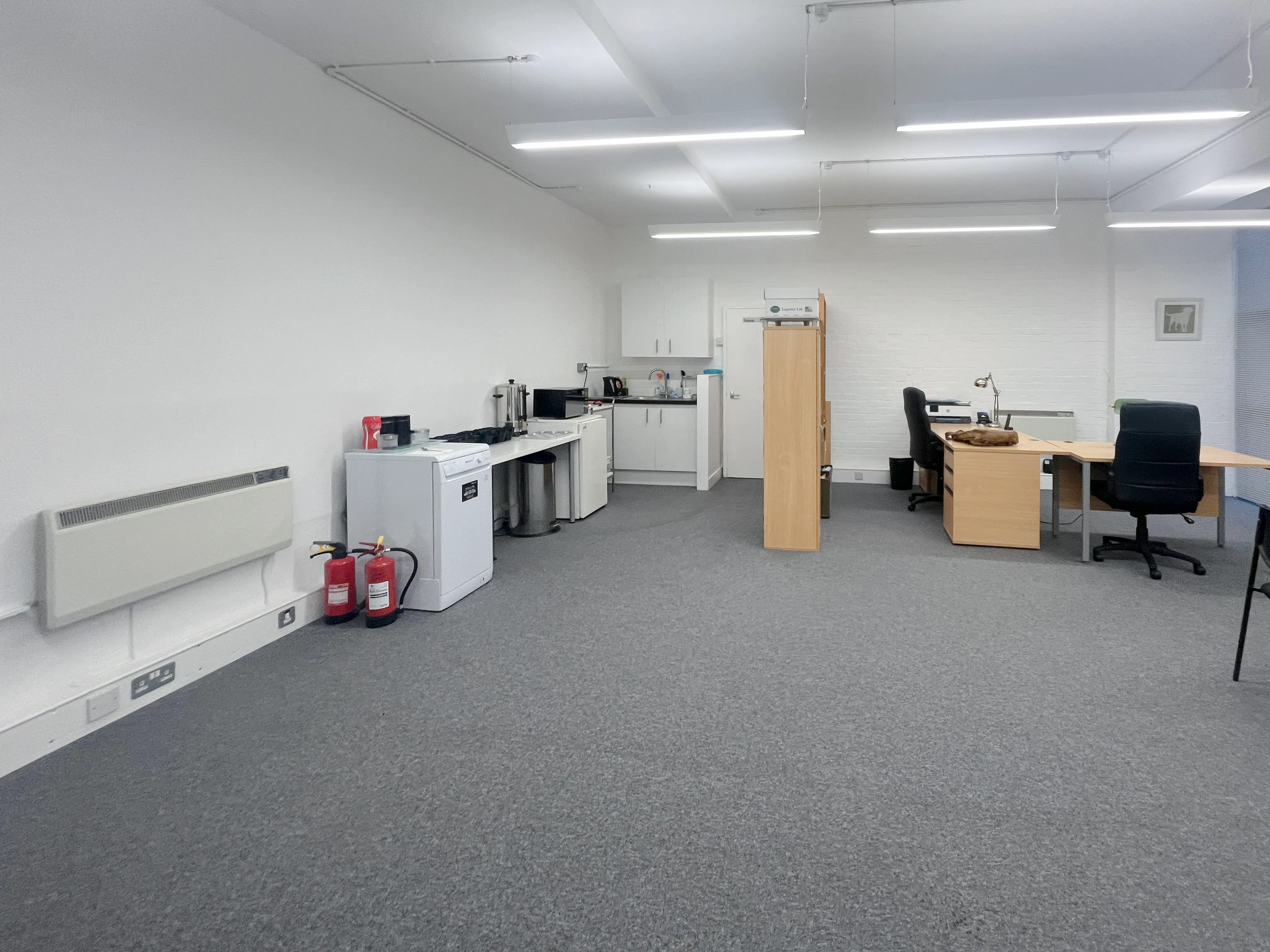 Unit 3 Walmer Courtyard, 225-227 Walmer Road - Unit 3 Walmer Courtyard Holland Park W11 office for sale office1.jpg