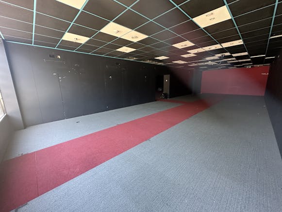 163-167 Fleet Road, Fleet, Retail To Let - IMG_9813.JPG