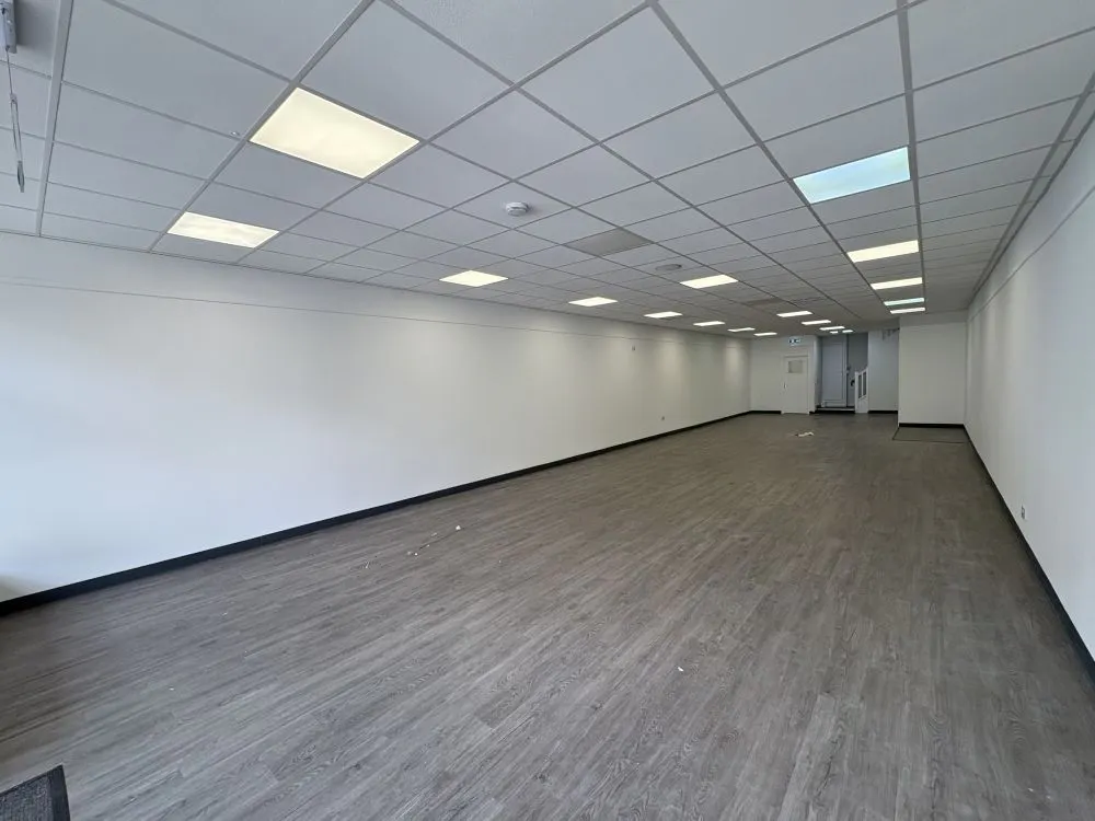Units 4, 32 & 3 Crown Walk, Bicester, Office / Retail To Let - Unit 4-3.jpg