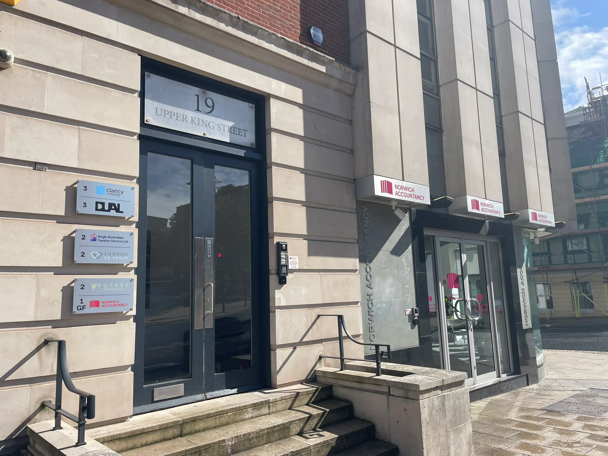 19 Upper King Street