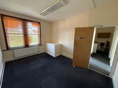 37 Hamlet Court Road, Westcliff-on-Sea, Office To Let - WhatsApp Image 2026-06-19 at 10.15.59 (1).jpeg