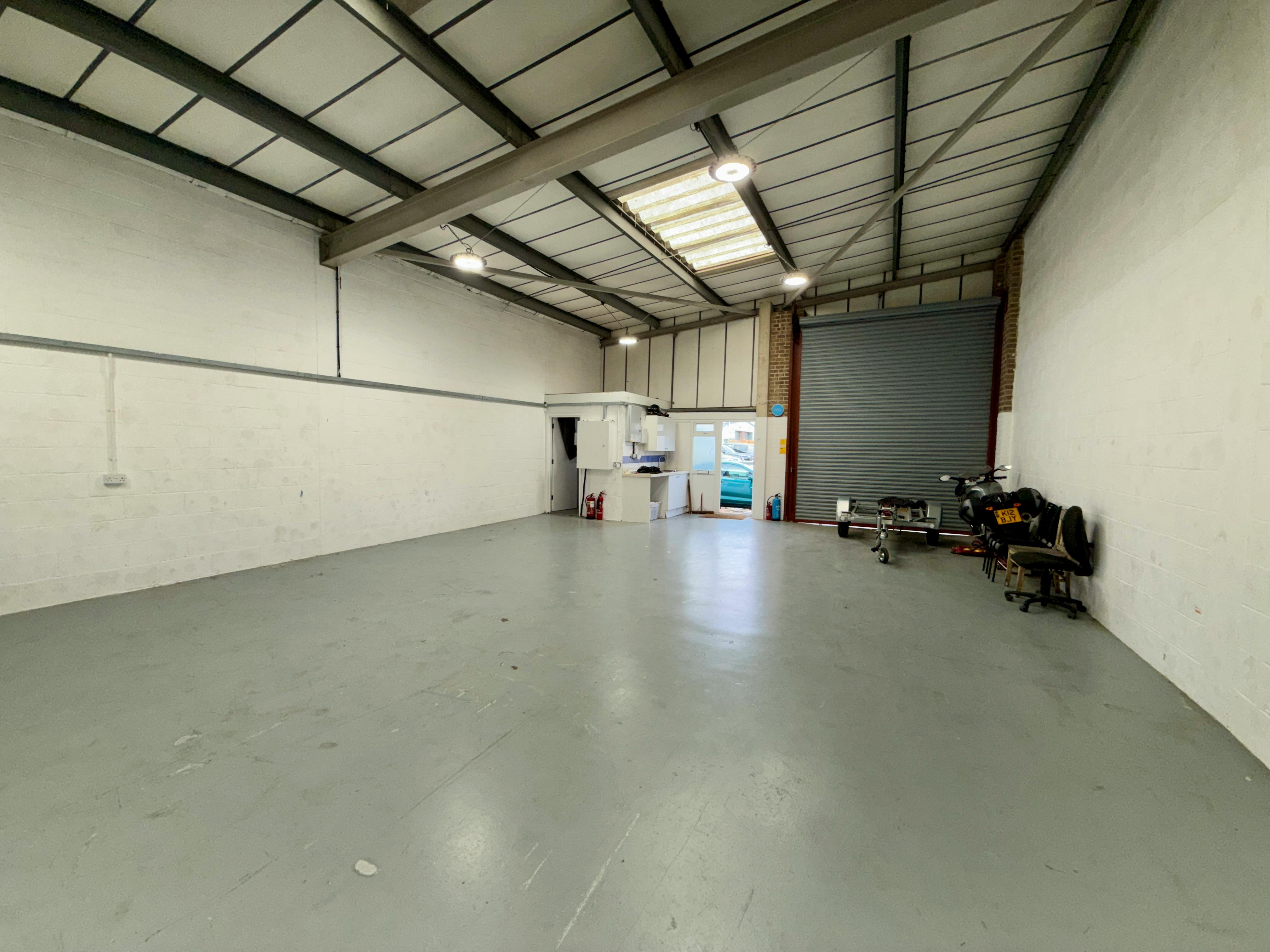 Industrial Unit in Bournemouth - photo 2