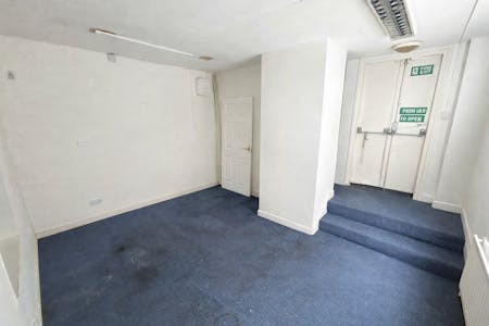 Unit 1, 40 Warwick Street, Leamington Spa, Retail To Let - Internal edited 5.png