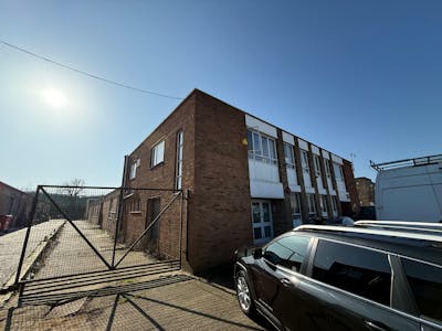 18 Towerfield Road, Southend-on-Sea, Yard To Let - WhatsApp Image 2026-03-06 at 09.48.00 (2).jpeg