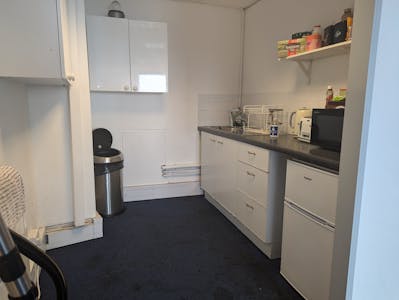 4th Floor Office, 1-2 Queen Square, Brighton, Office To Let - PXL_20240716_131422473.jpg