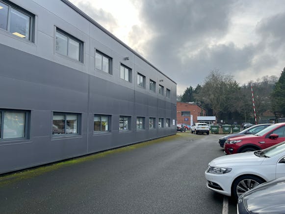Units A & C Knaves, Beech Way, High Wycombe, Offices To Let - 20250121_123540970_iOS.jpg