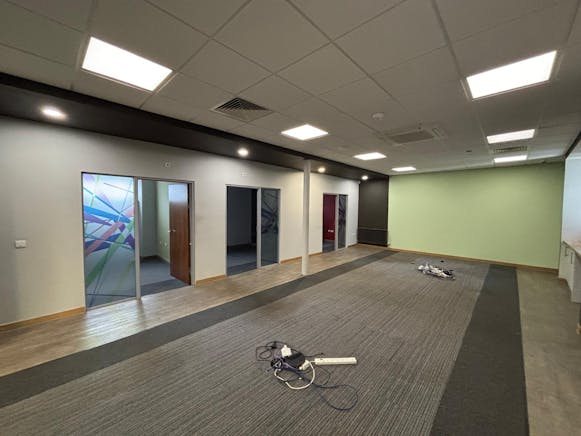 47 - 51 Glasgow Road, Glasgow, Offices / Retail To Let - PHOTO-2026-03-16-08-51-01.jpg