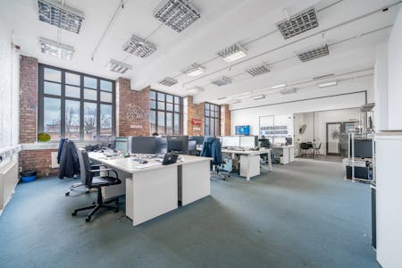 Unit 9B, Queens Yard, London, Office To Let - DSC09939Edit.jpg