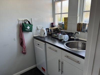 Roman House, Elstree, Office To Let / For Sale - IMG_4673.jpg