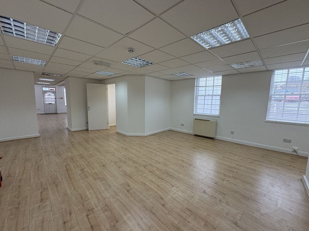 Globe House, Banbury, Office / Retail To Let - IMG_2153.jpg
