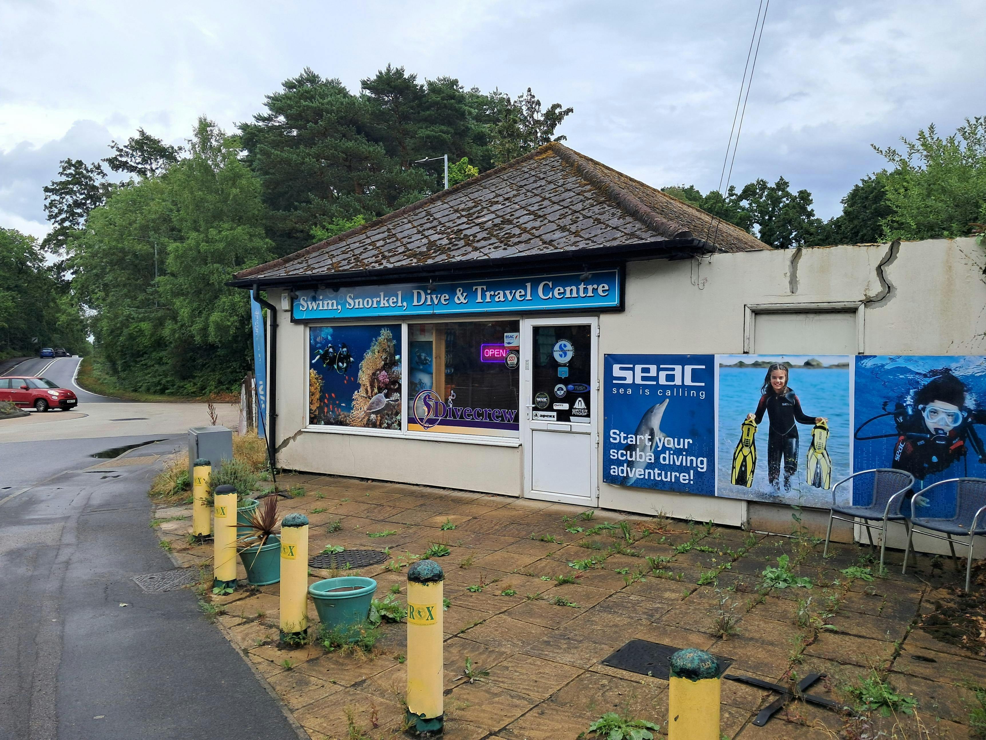 Brookers Corner, Crowthorne, Retail For Sale - pro9Gntqsfo.jpeg
