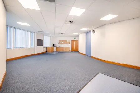 Elstree Tower, Elstree Tower, Borehamwood, Leisure / Office / Retail To Let - p20.jpg