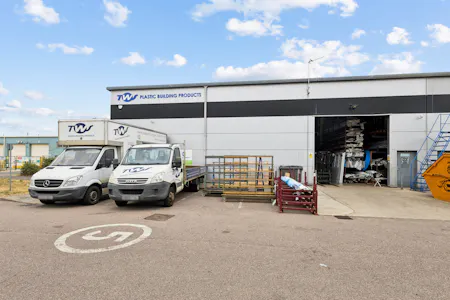 Unit 17, Aylesbury, Industrial / Trade Counter For Sale - 112514_17 Anglo Business Park(24).jpg