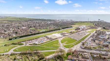 Brighton Racecourse, Freshfield Road, Brighton, Automotive Roadside (Car Showroom) / Office To Let - Freshfield Road, Brighton Racecourse-002.JPG