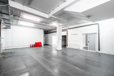 Ground floor & Basement, 70-72 Old Street, London, Industrial/Logistics / Leisure / Office / Retail To Let - Old St 70-72 - 18.jpg