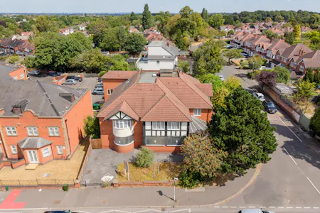 251 Warwick Road, Solihull, Healthcare For Sale - 251 Warwick Road, Solihull, B92 7AH - by Present Your Property  0045.jpg