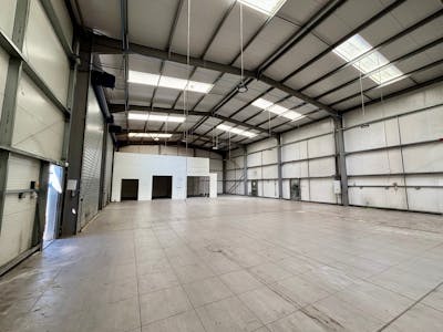 Unit 25, Freemans Parc, Cardiff, Industrial To Let - 25 Freemans 06.jpg