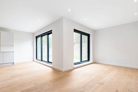 Tuskar Street, London, Terraced house To Let - Reception Room