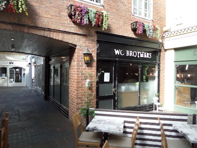 Unit 7, Castle Courtyard, Knaresborough, Retail To Let - SAM_2803.JPG