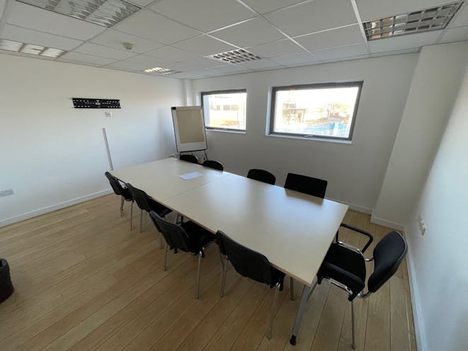 Units 8 & 9 Rose Kiln Lane, Reading, Industrial / Warehouse Lease Assignment - Rose Kiln Lane Trading Estate - 10.jpg