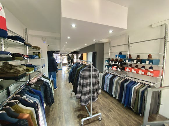 24 High Street South, Dunstable, Retail To Let - Image 5