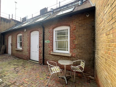 The Annex, Pannell House, Guildford, Office To Let - 002.jpg