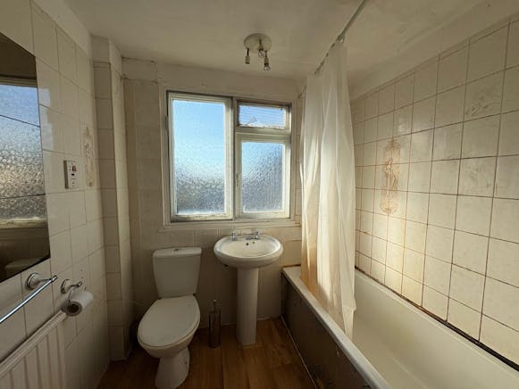 The Shires, Southend-on-Sea, Development For Sale - WhatsApp Image 2026-03-02 at 17.16.59 (22).jpeg