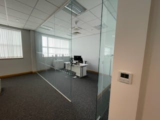 North Sea Crossing, Stanford-le-Hope, Office To Let - pic 2.jpg