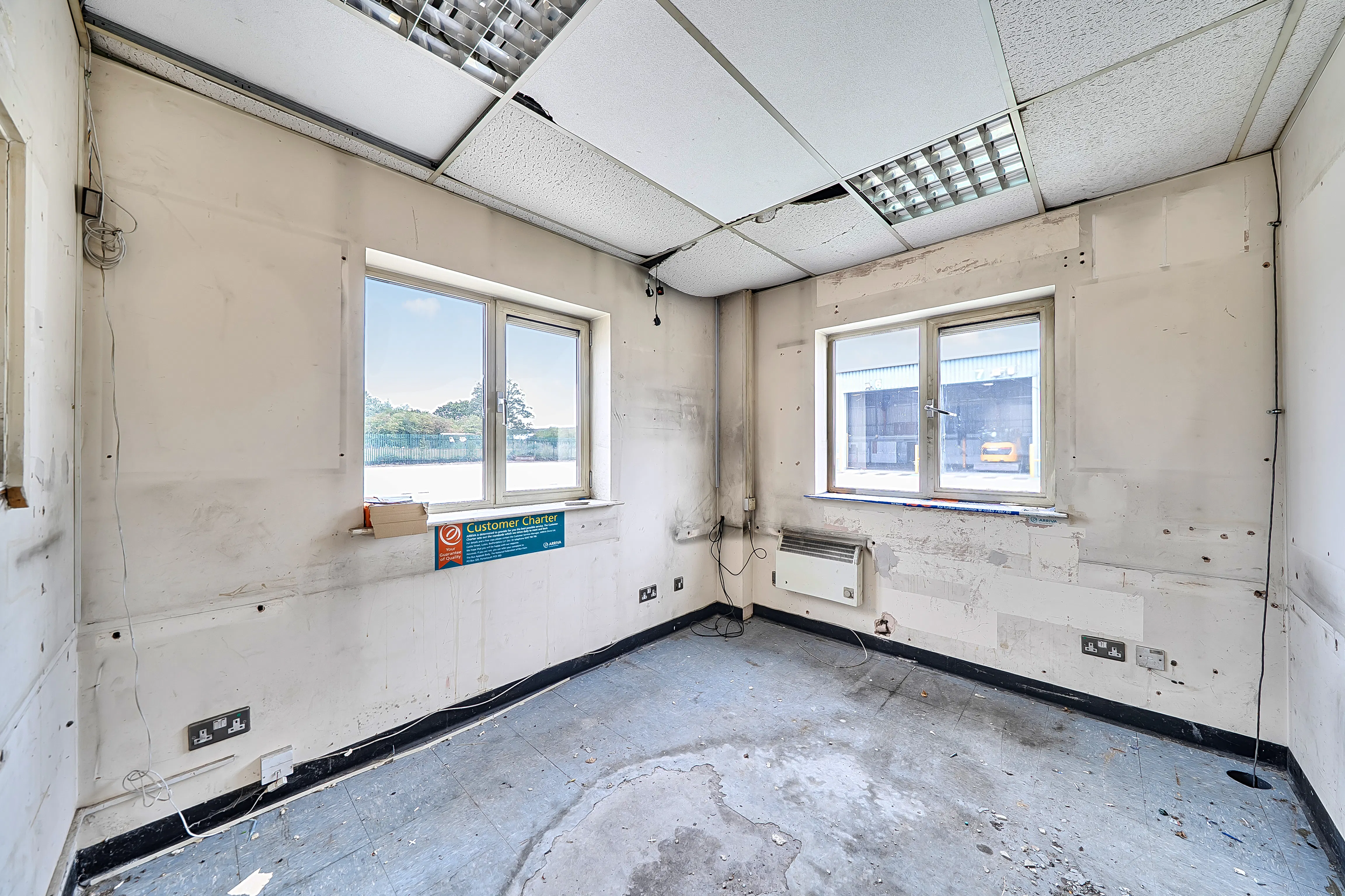12 Smeaton Close, Aylesbury, Industrial To Let - 1509088 (12).jpg