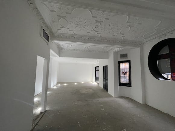 Retail / Cafe / Grab & Go Opportunity, 116A Knightsbridge, London To Let - IMG_1125.jpg