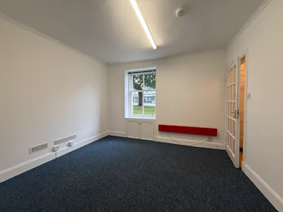 21 West Port, Linlithgow, Office For Sale - 20260828_105438252_iOS.jpg
