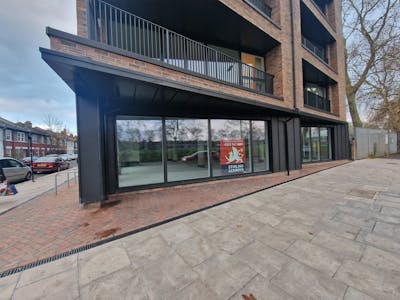 5A Leagrave Street, London, Office / Retail / Showroom To Let - 20241202_150416.jpg