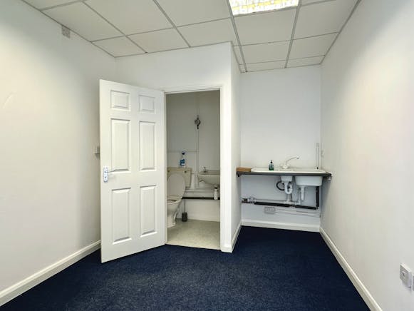 Unit 16E, Mimram Road, Hertford, Industrial To Let - IMG_0115.JPG