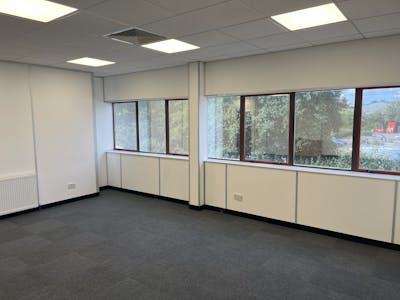 First Floor Offices, 1A Broadfields Court, Aylesbury, Office To Let - IMG_5184.JPG